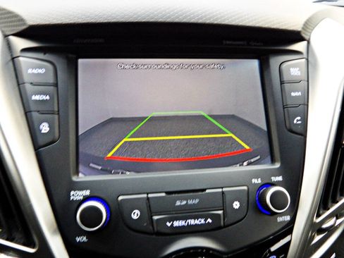 Used 2016 Hyundai Veloster w/ Option Group 03 FWD image 10