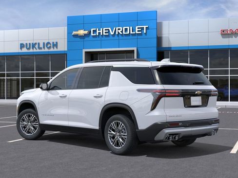 New 2026 Chevrolet Traverse LT FWD image 3