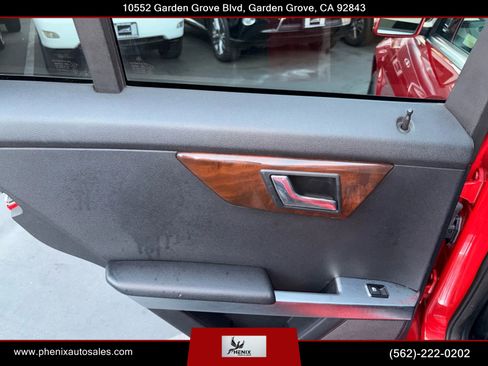 Used 2010 Mercedes-Benz GLK 350 2WD image 37