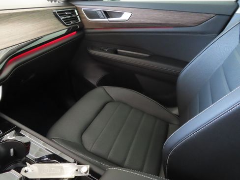 New 2025 Volkswagen Atlas SEL image 21