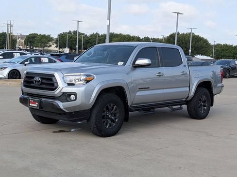 Used 2023 Toyota Tacoma SR5 RWD image 10