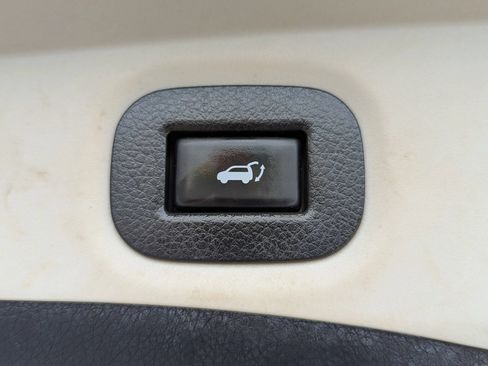 Used 2019 Nissan Rogue SV w/ Premium Package AWD/4WD image 10