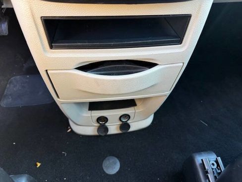 Used 2016 Dodge Grand Caravan American Value Package w/ UConnect Hands-Free Group image 46