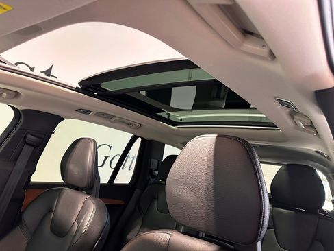 Used 2021 Volvo XC90 T8 Inscription Expression w/ Climate Package image 26