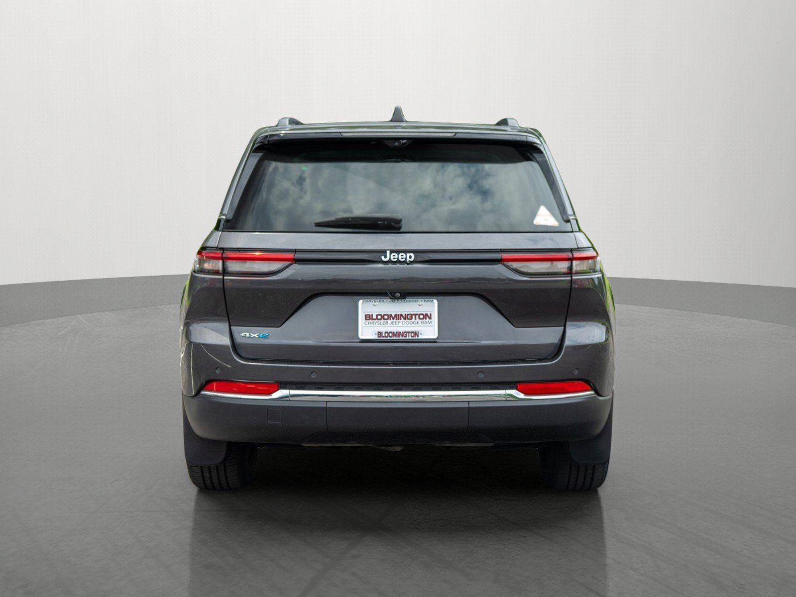 Used 2023 Jeep Grand Cherokee 4WD 4xe w/ Luxury Tech Group II image 6