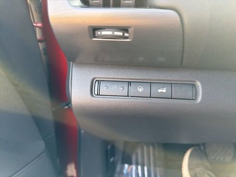 Used 2024 Nissan Pathfinder SL w/ SL Premium Package image 20