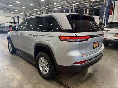 New 2025 Jeep Grand Cherokee Laredo w/ Luxury Tech Group I