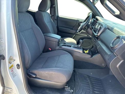 Used 2016 Toyota Tacoma TRD Sport w/ Towing Package image 33