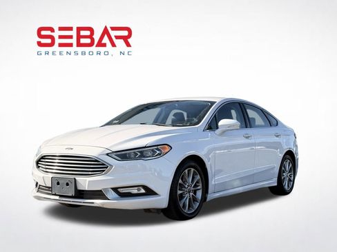 Used 2017 Ford Fusion SE w/ Equipment Group 602A FWD image 10