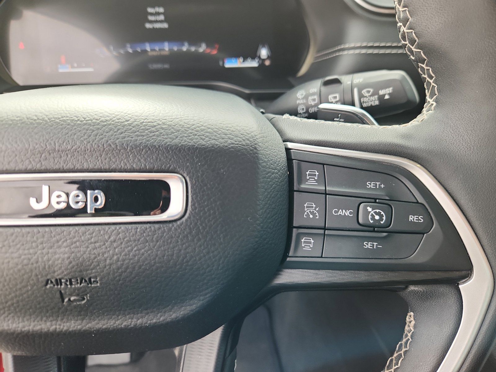 Used 2024 Jeep Grand Cherokee Altitude AWD/4WD image 21