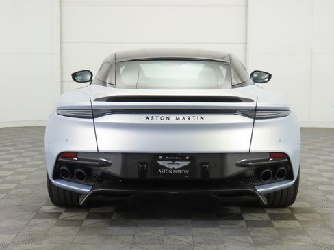Used 2023 Aston Martin DBS Coupe image 6