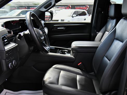 Used 2025 Chevrolet Tahoe LT AWD/4WD image 17