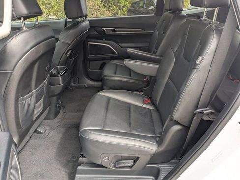 Used 2025 Kia Telluride S image 25