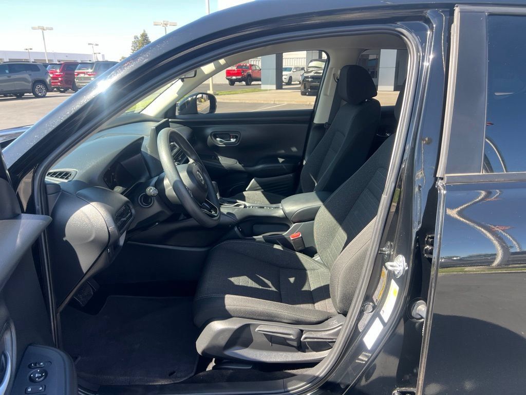 Used 2025 Honda HR-V LX image 19