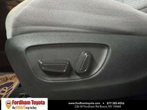 Used 2025 Toyota Sienna LE image 16