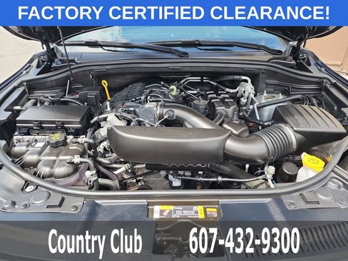 Used 2025 Dodge Durango GT AWD/4WD image 32
