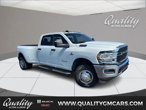 Used 2024 RAM 3500 Big Horn AWD/4WD image 1