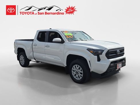 Certified 2025 Toyota Tacoma SR5 AWD/4WD image 7