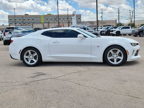 Used 2017 Chevrolet Camaro LT RWD image 5