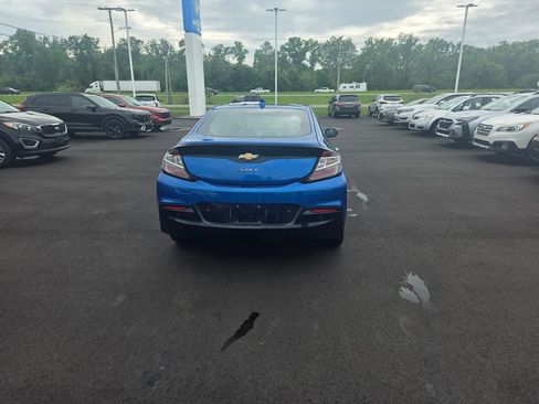 Used 2018 Chevrolet Volt Premier w/ Driver Confidence Package FWD image 4