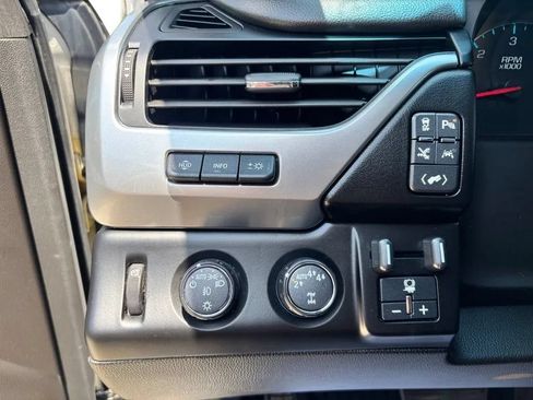 Used 2019 Chevrolet Tahoe Premier AWD/4WD image 12