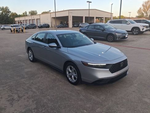 Used 2025 Honda Accord LX image 6
