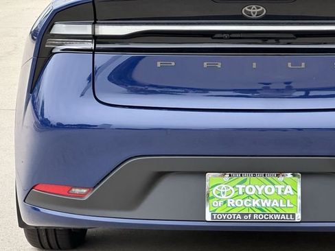 New 2026 Toyota Prius Plug-In Hybrid FWD image 5