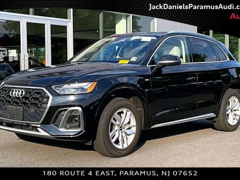 Used 2023 Audi Q5 2.0T Premium w/ Convenience Package AWD/4WD image 1