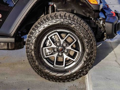 New 2026 Jeep Gladiator Rubicon w/ Steel Bumper Group image 11