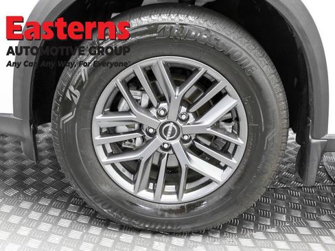 Used 2023 Nissan Rogue S AWD/4WD image 32