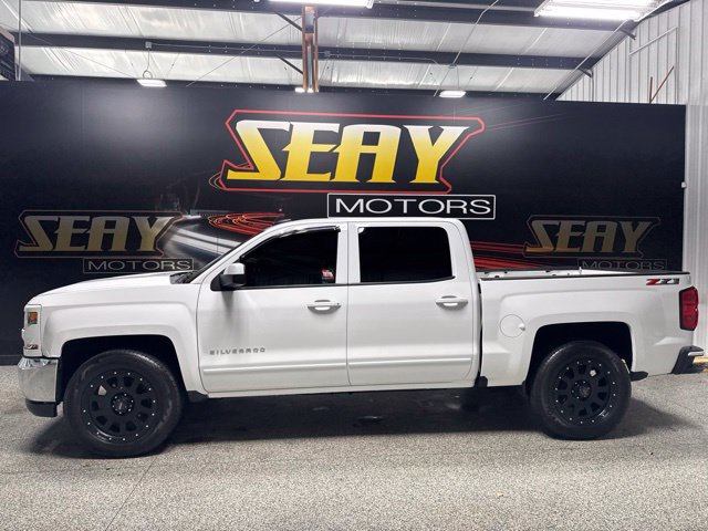 Used 2018 Chevrolet Silverado 1500 LT w/ All Star Edition AWD/4WD image 3