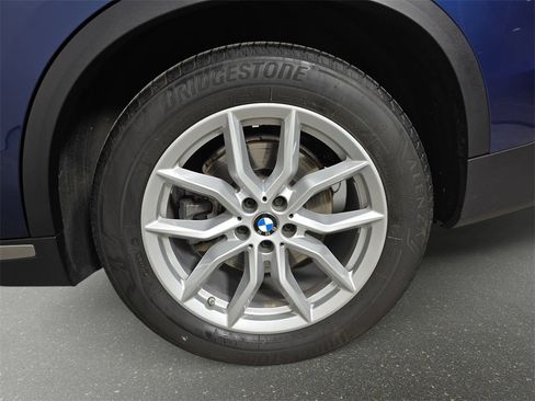 Used 2021 BMW X5 xDrive45e w/ Executive Package image 38