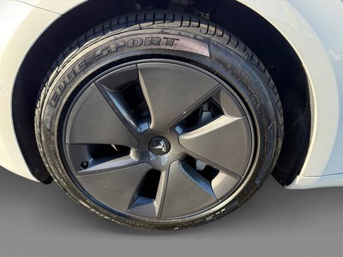 Used 2022 Tesla Model 3 Long Range image 9