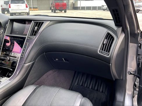 Used 2017 INFINITI Q60 3.0t Sport image 18