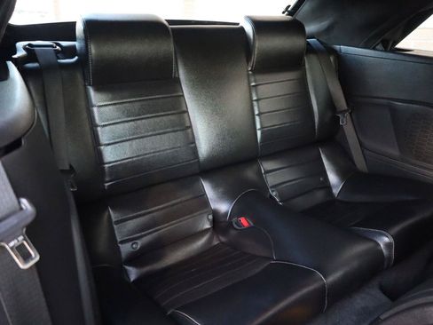 Used 2010 Ford Mustang Convertible RWD image 29