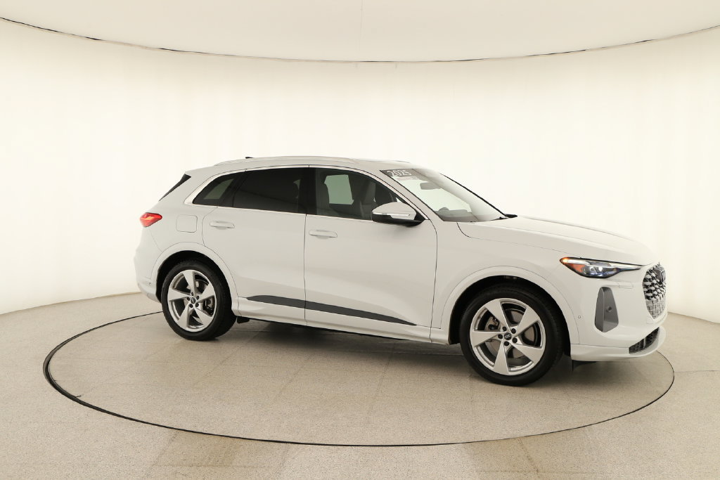 Certified 2025 Audi Q5 Prestige AWD/4WD image 9