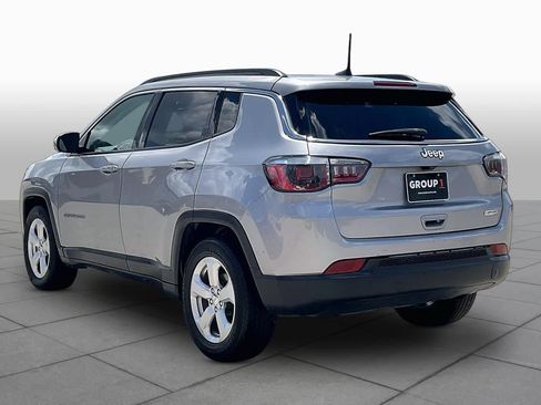 Used 2019 Jeep Compass Latitude w/ Cold Weather Group FWD image 12