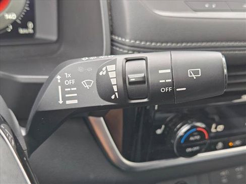 Used 2026 Nissan Rogue SL FWD image 16