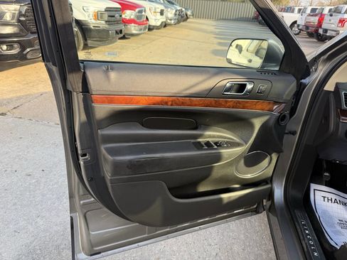 Used 2016 Lincoln MKT AWD w/ Equipment Group 201A image 8