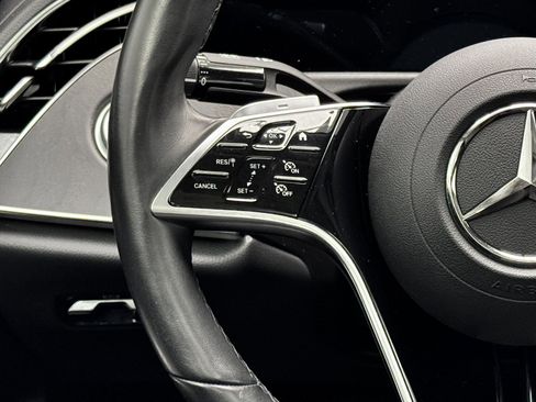 Used 2025 Mercedes-Benz E 350 4MATIC Sedan image 23