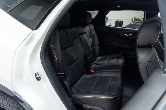 Used 2022 Chevrolet Blazer Premier w/ LPO, Black Grille Bar Package AWD/4WD image 25