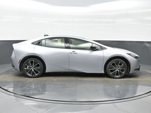 Used 2024 Toyota Prius XLE image 7