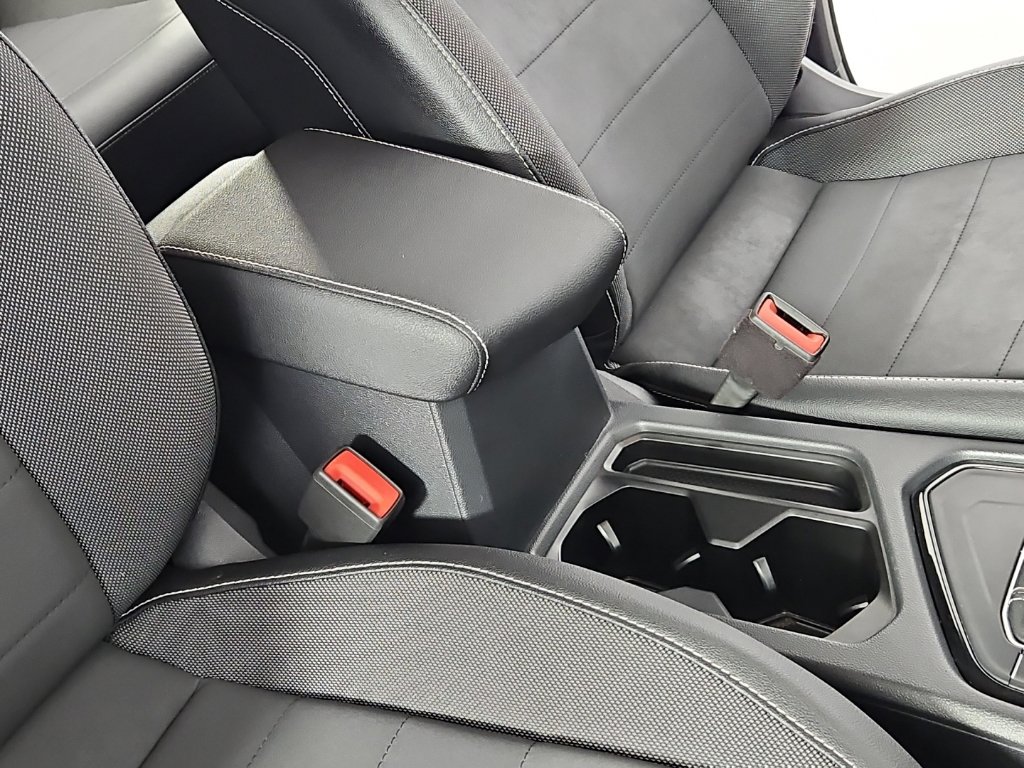 Certified 2023 Volkswagen Taos SE FWD image 16