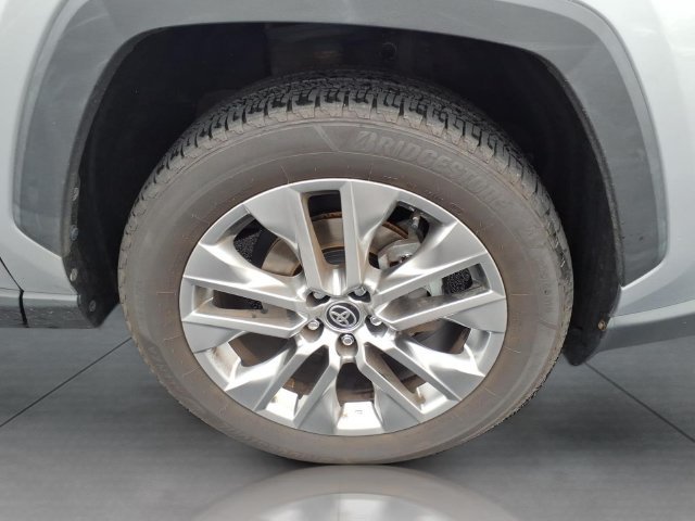 Certified 2020 Toyota RAV4 XLE Premium FWD image 28