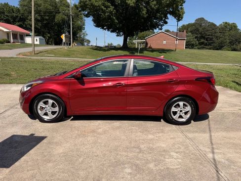 Used 2015 Hyundai Elantra SE FWD image 3