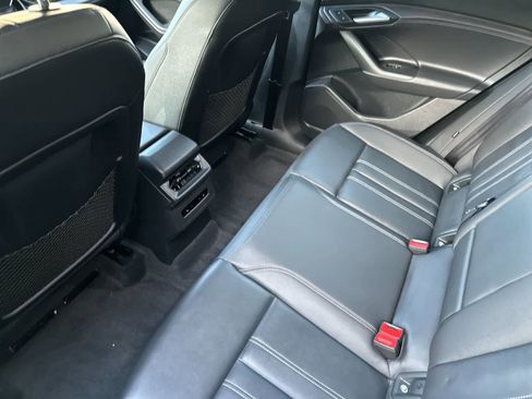 Used 2025 Audi Q6 e-tron Premium w/ Convenience Package image 4