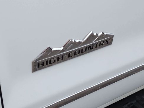 Used 2019 Chevrolet Silverado 2500 High Country w/ Duramax Plus Package image 13