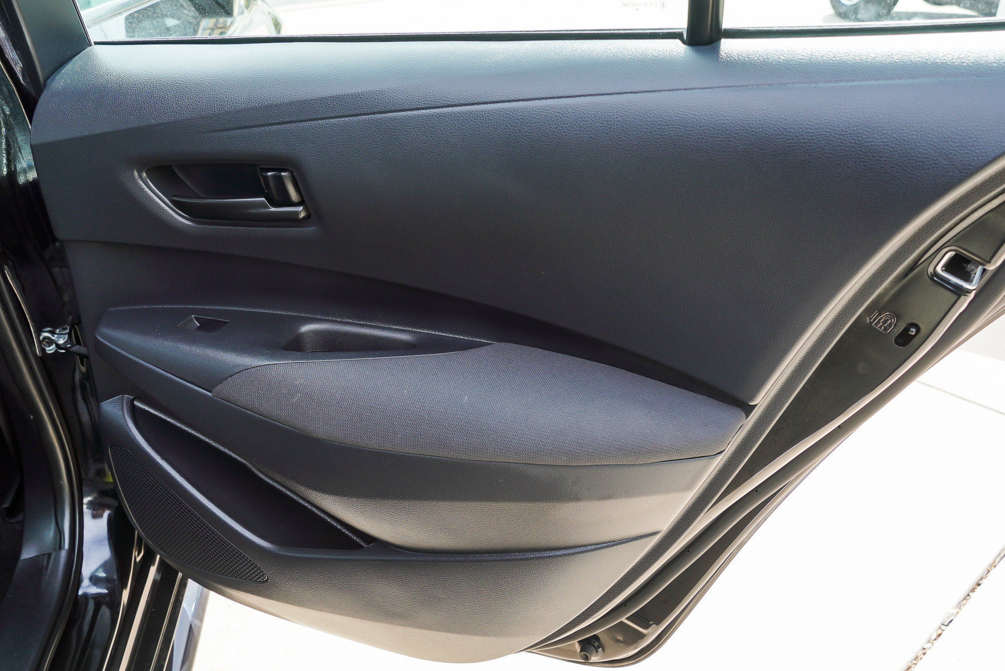 Used 2025 Toyota Corolla LE FWD image 27