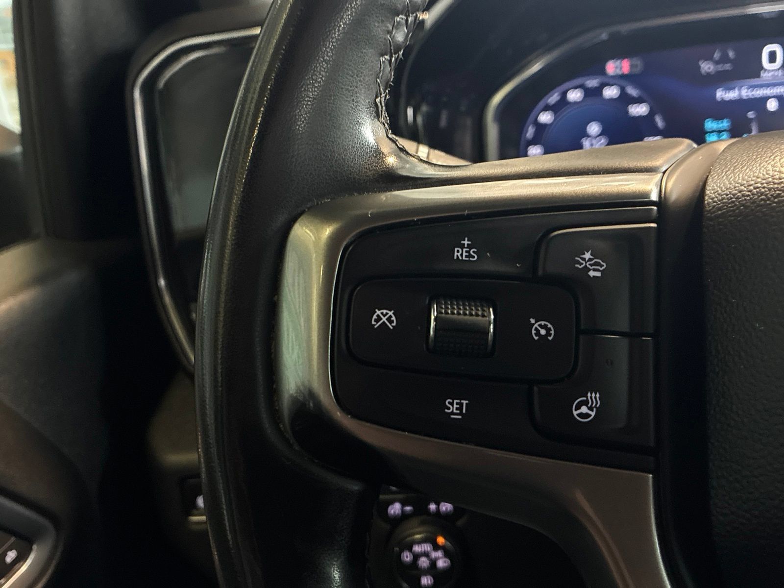 Used 2025 Chevrolet Silverado 3500 LTZ AWD/4WD image 19