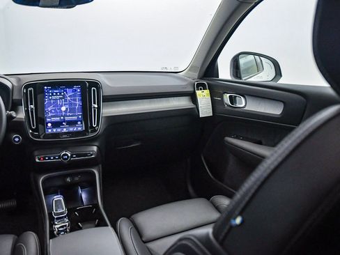New 2026 Volvo XC40 B5 Ultra w/ Climate Package image 14
